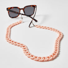 Load image into Gallery viewer, Brillenkette / Maskenkette in pfirsichfarben an einer Sonnenbrille